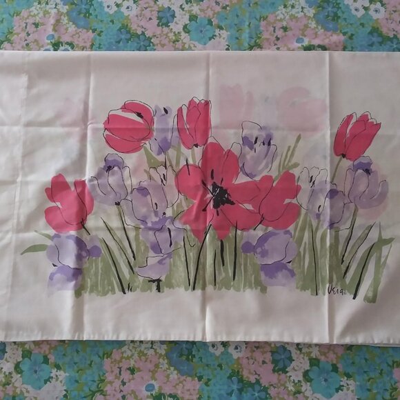 Vintage Vera Neumann Pillowcases, Set of 2 - Picture 2 of 2